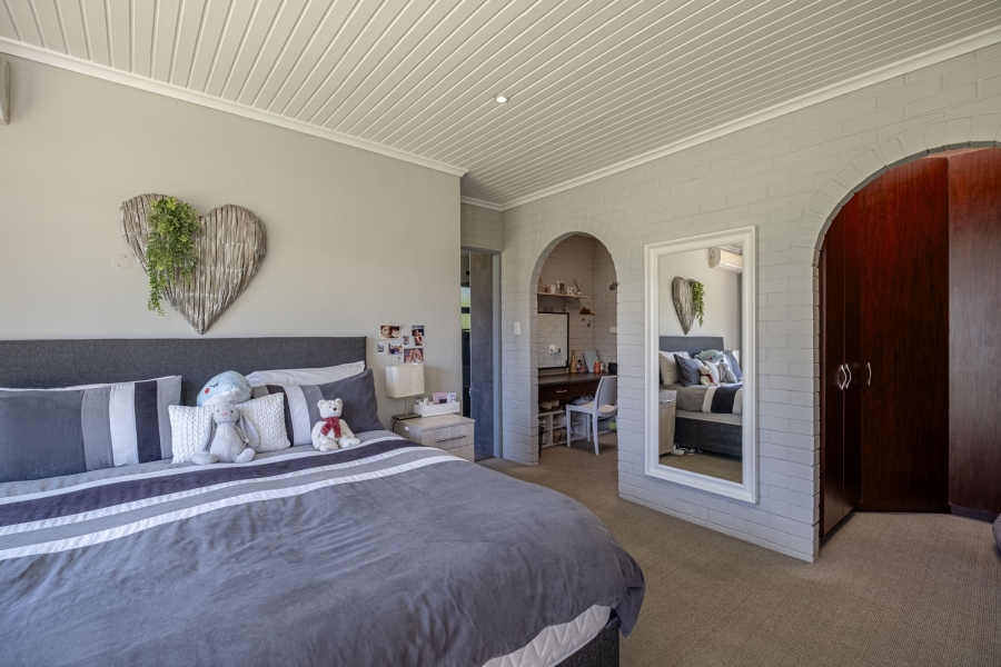 4 Bedroom Property for Sale in Summerstrand Eastern Cape